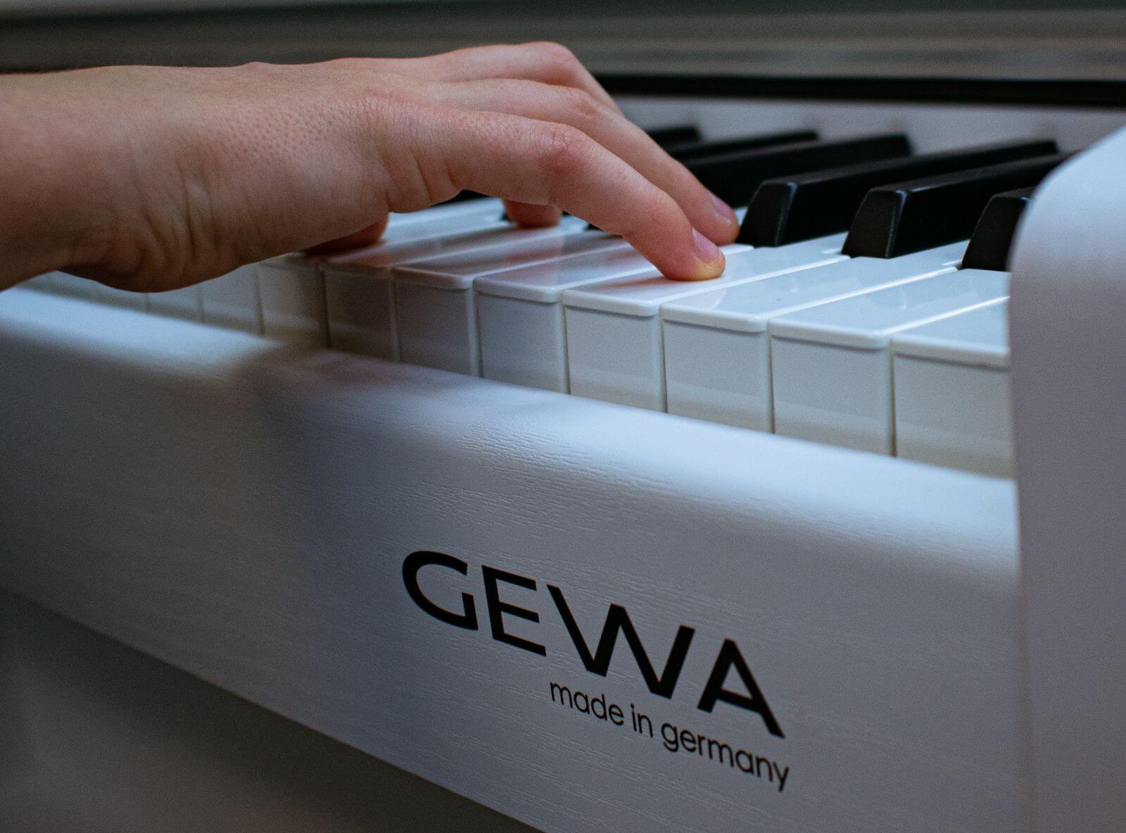 Recenzia na piano GEWA UP 400
